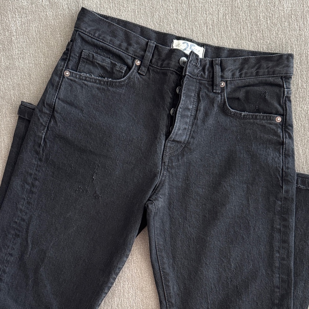 Free People straight leg denim with button fly. Like new condition.